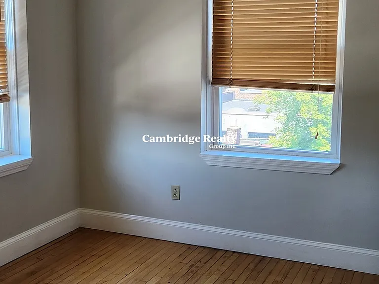 4 Farrington Ave #5T — Photo 8