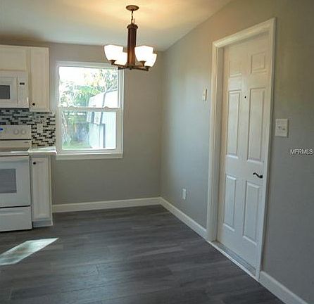 3rd image of 487 Notre Dame Dr