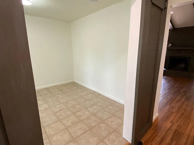 7211 Southwind Dr — Photo 3