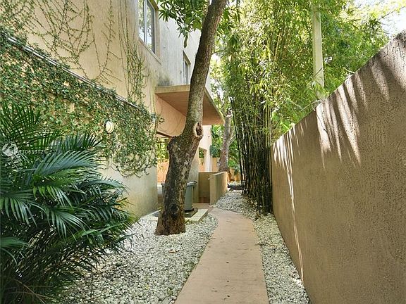 5th image of 2630 SW 28th St Suite 32