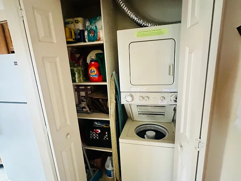105 E Grand Ave #3 — Photo 5