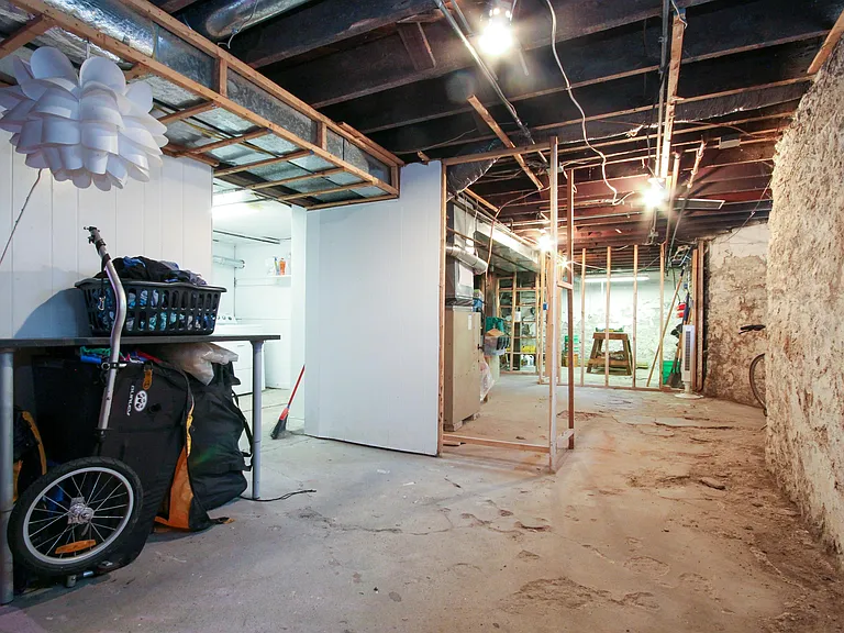1602 Madison St NE — Photo 25