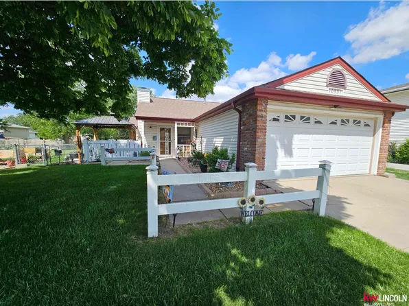 10531 N 137th St, Waverly, NE 68462