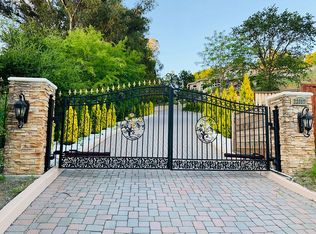 22217 Mount Eden Rd, Saratoga, CA 95070