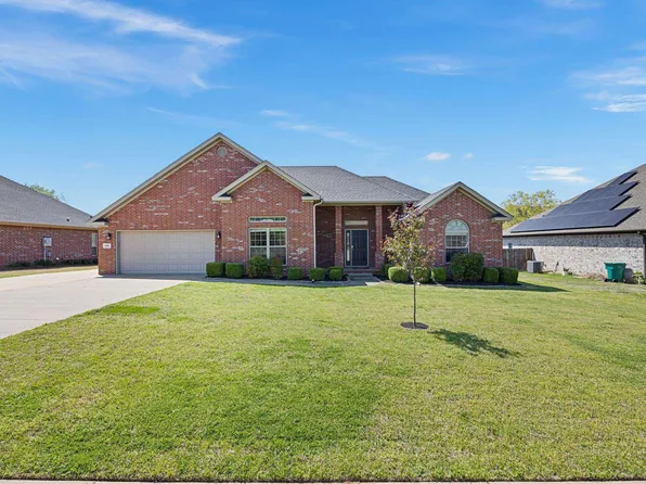 95 Angelfish Ave, Russellville, AR 72802