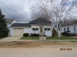 411 S Thackery St, Redgranite, WI 54970
