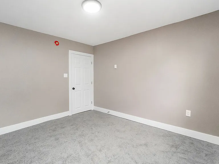 2269 Pennsylvania Ave — Photo 31