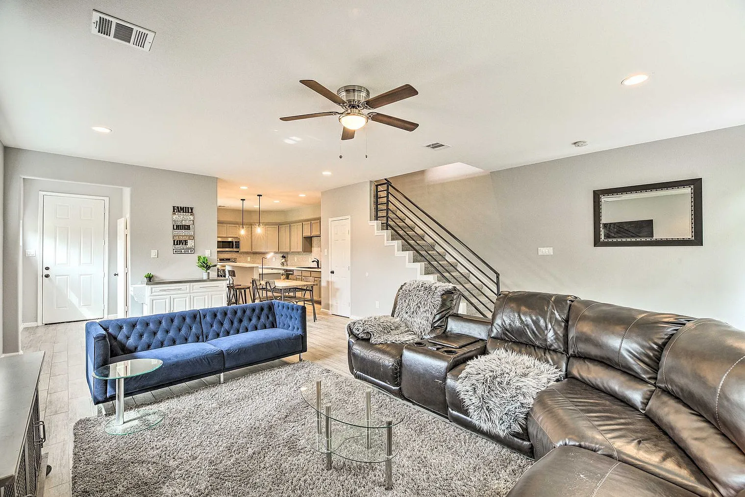 3 bed, 2.0 bath, 1883 sqft, $4,902 — Photo 3