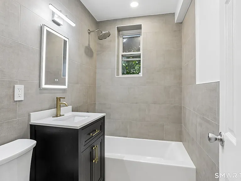 7 4th St #3H — Photo 9