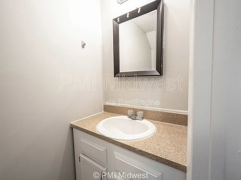5611 N Rural St — Photo 14