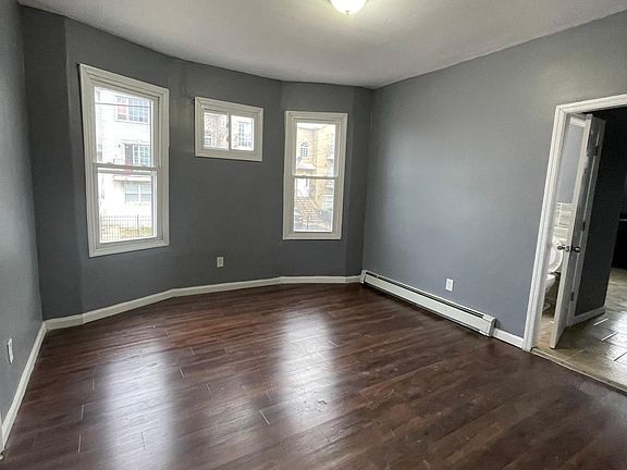 4th image of 241 12th Ave #4