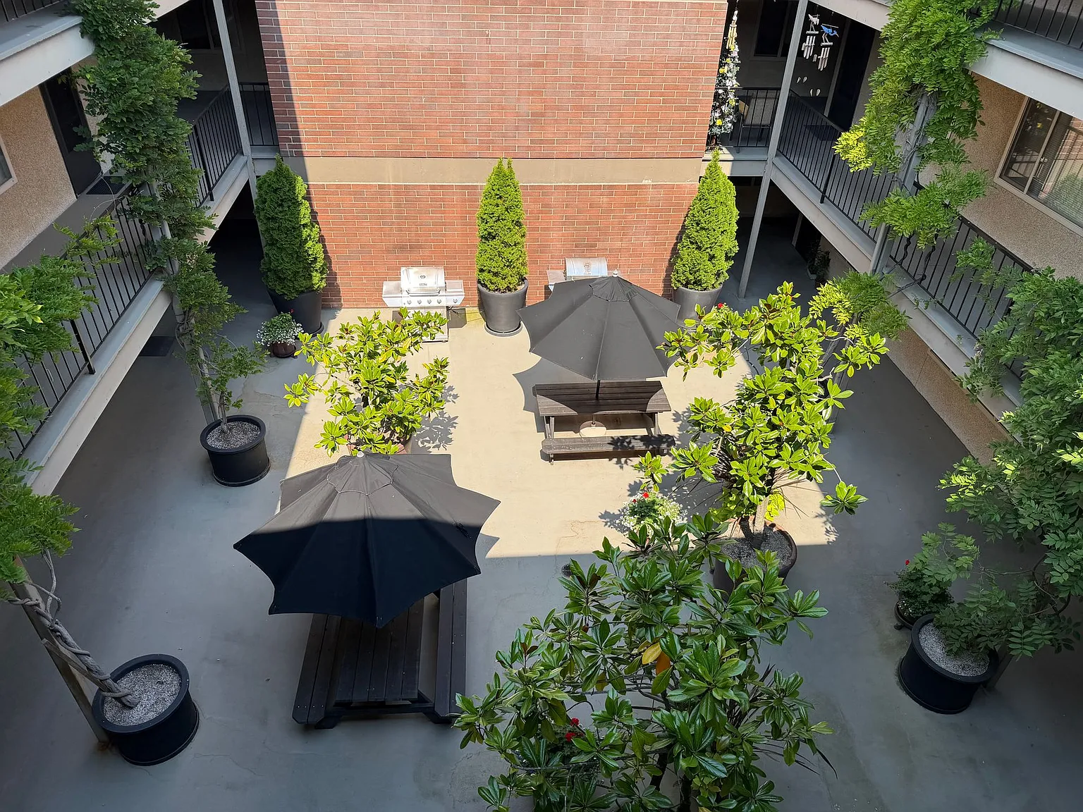 Fairmont Terrace — Photo 1