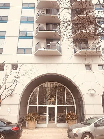 1st image of 1250 N La Salle Dr APT 1304