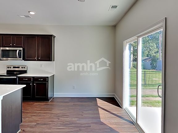 4th image of 550 Rivermist Dr