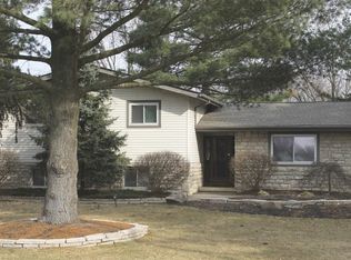 7558 Lee Rd, Westerville, OH 43081