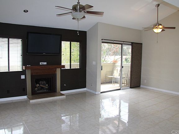 3rd image of 22137 Burbank Blvd Unit 5