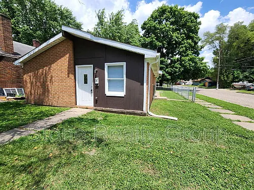 2262 3rd Ave Photo 1