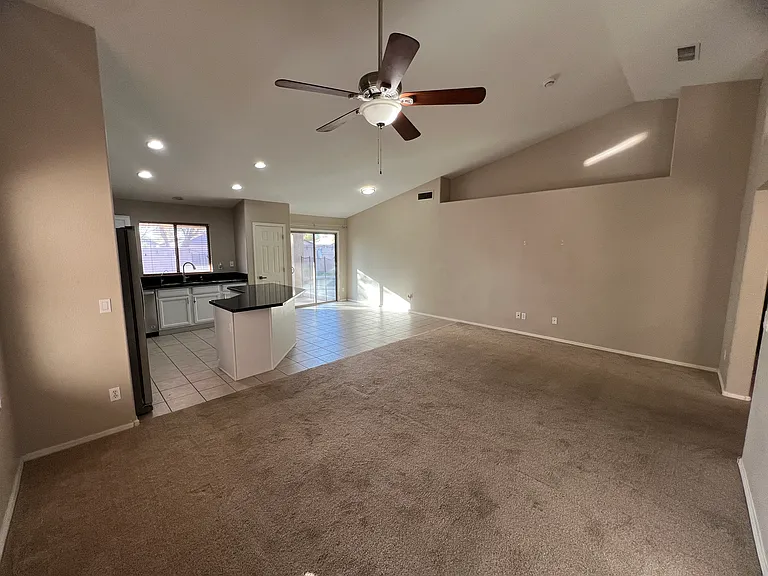 13709 W Cottonwood St — Photo 10