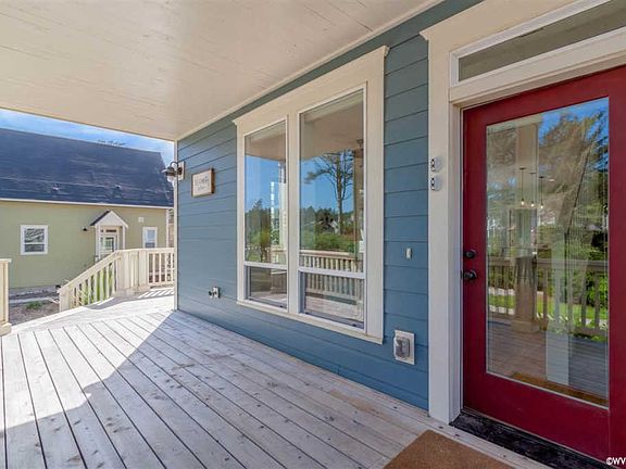 3rd image of 2689 SW Anemone Ave