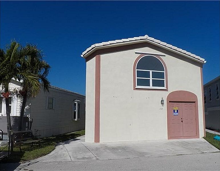 1st image of 158 Nettles Blvd