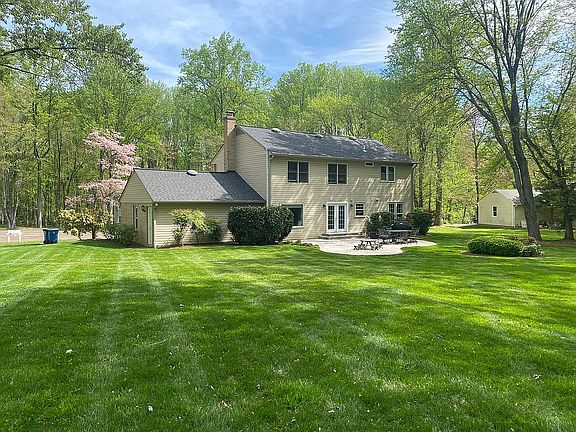3rd image of 11007 Warwickshire Dr