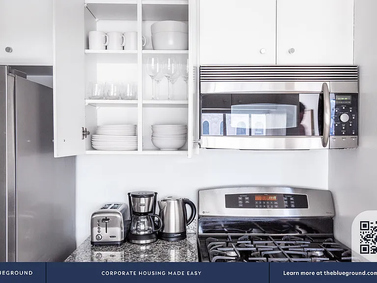 1 Union Sq S #15B — Photo 9