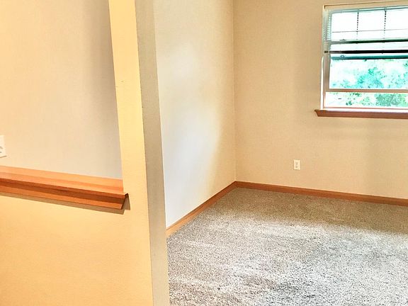 5th image of 719 11th Ave SE APT 8