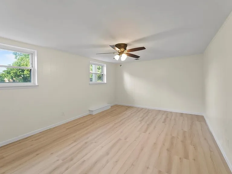 405 Fontainebleau — Photo 16