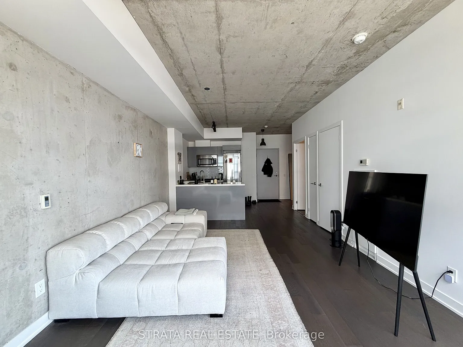 2 bed, $2,400 — Photo 1