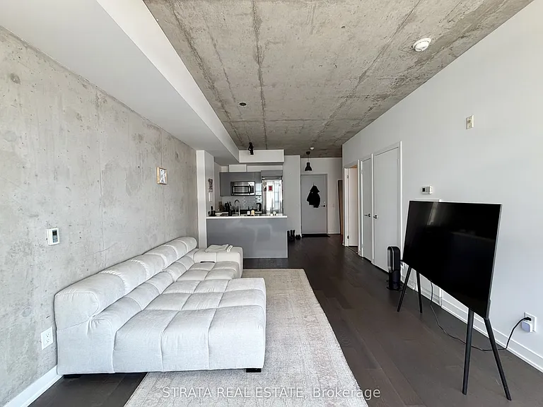 1201 Dundas St E #606 — Photo 1