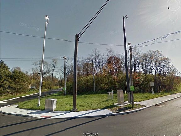 5th image of 7750 N High St