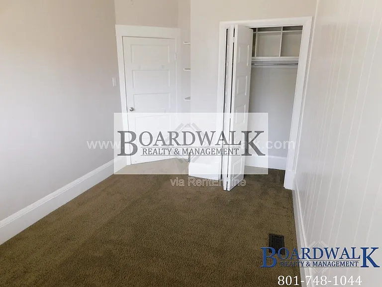 657 E Warnock Ave — Photo 29