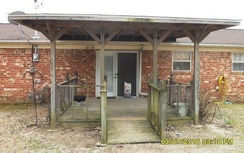 4th image of 2709 Dowell St