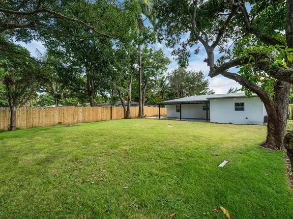1321 NE 149th St, Miami, FL 33161