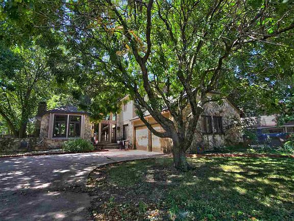 2nd image of 1208 N Armstrong Ct