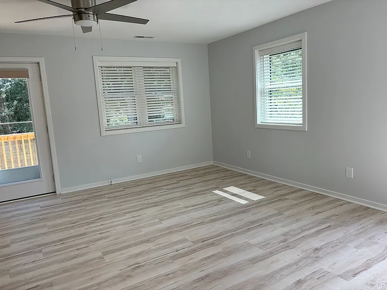 1005 Indian Dr — Photo 35