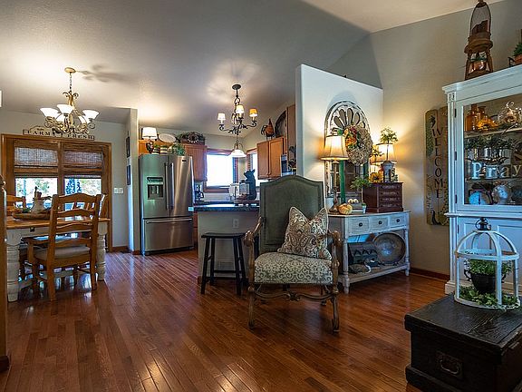 3rd image of 501 Dana Ct