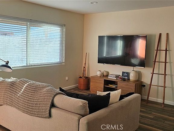 3rd image of 62016 Valley View Cir