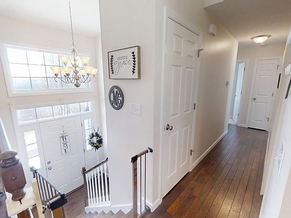 4th image of 231 Woodbury Dr