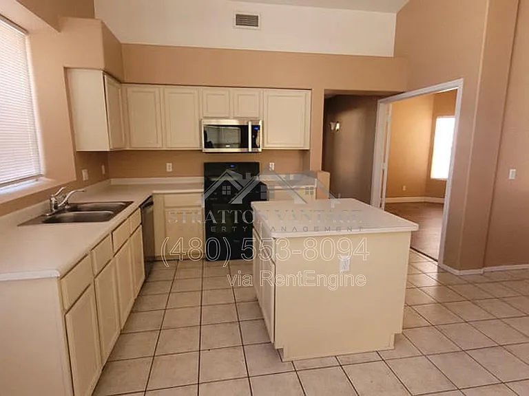 6714 W Wahalla Ln — Photo 14
