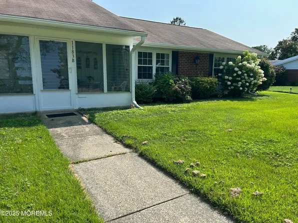 1183B Clydebank Court, Lakewood, NJ 08701