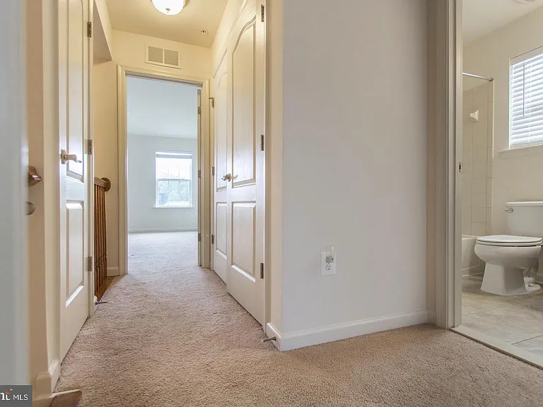 23045 Sweetspire Dr — Photo 28