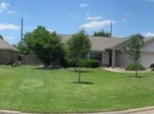 3701 Brighton Dr, Bryan, TX 77802