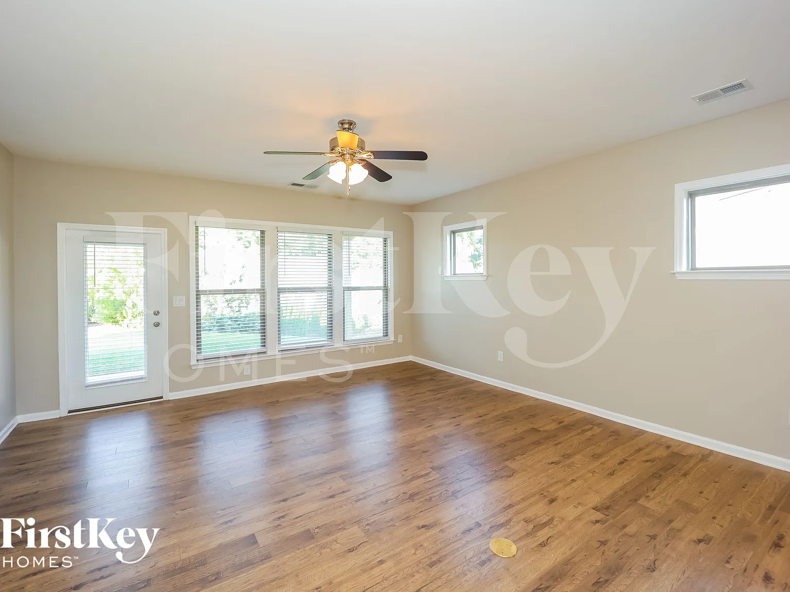3 bed, 2.0 bath, 2142 sqft, $3,225 — Photo 3