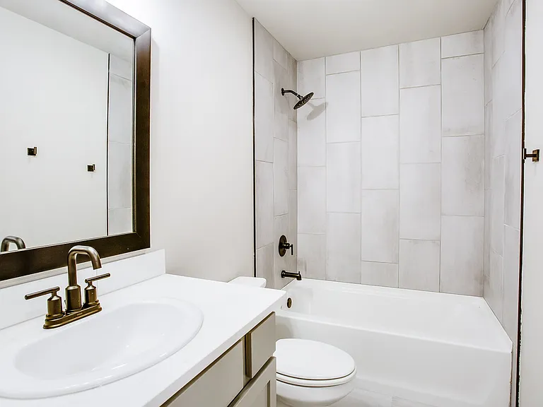 13702 Avenue R — Photo 14