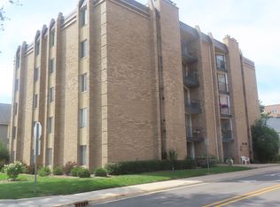 550 Ida St APT 2NW, Des Plaines, IL 60016