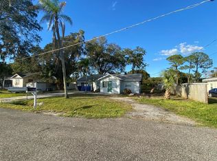 705 10th Ave SW, Ruskin, FL 33570
