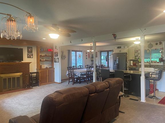 3rd image of 416 Welch Ave