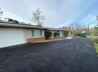 20050 Oxnard St, Woodland Hills, CA 91367