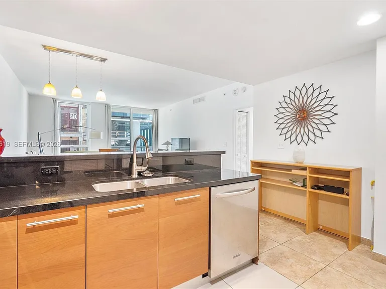 244 Biscayne Blvd #1906 — Photo 11